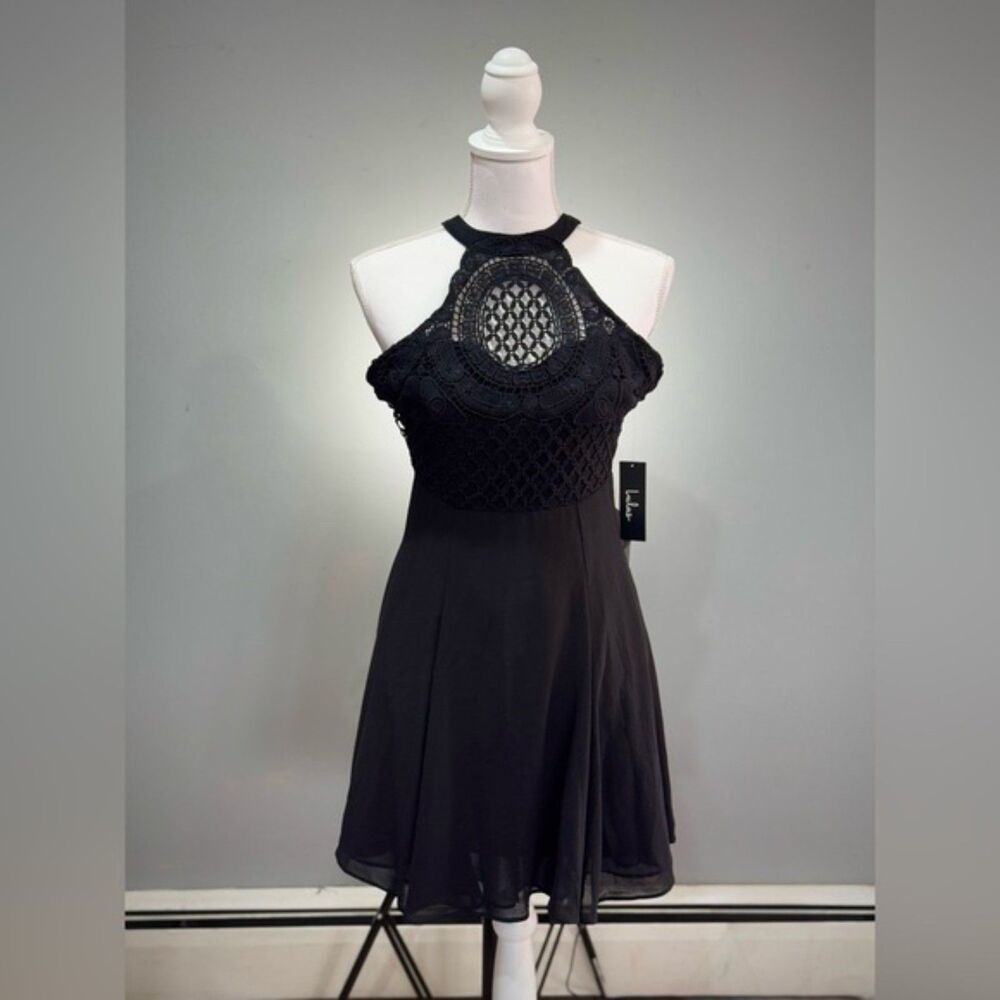CLEARANCE! Black Lulu’s Lace Halter Mini Dress Size S NWT - Picture 1 of 5